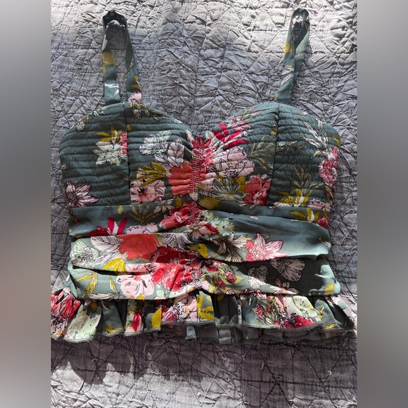 Floral Ruffle Crop Top - Small - Picture 3 of 6